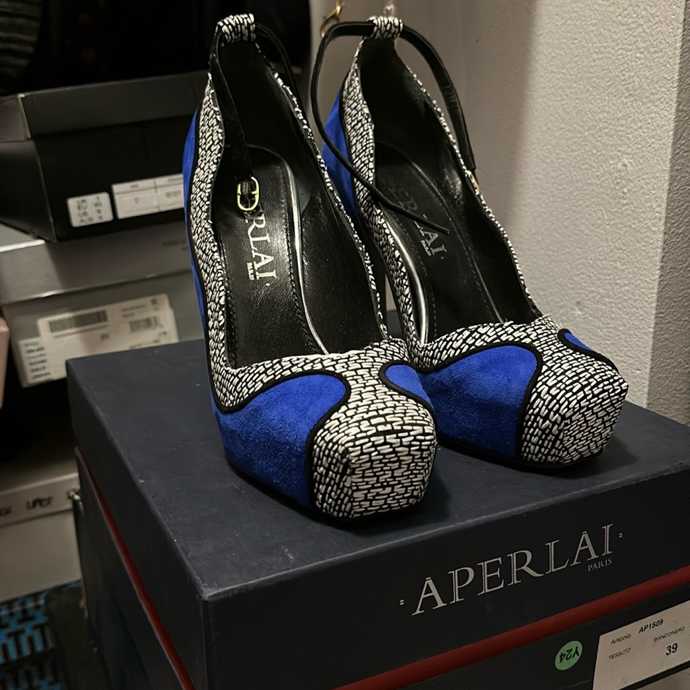 Aperlai Paris heel